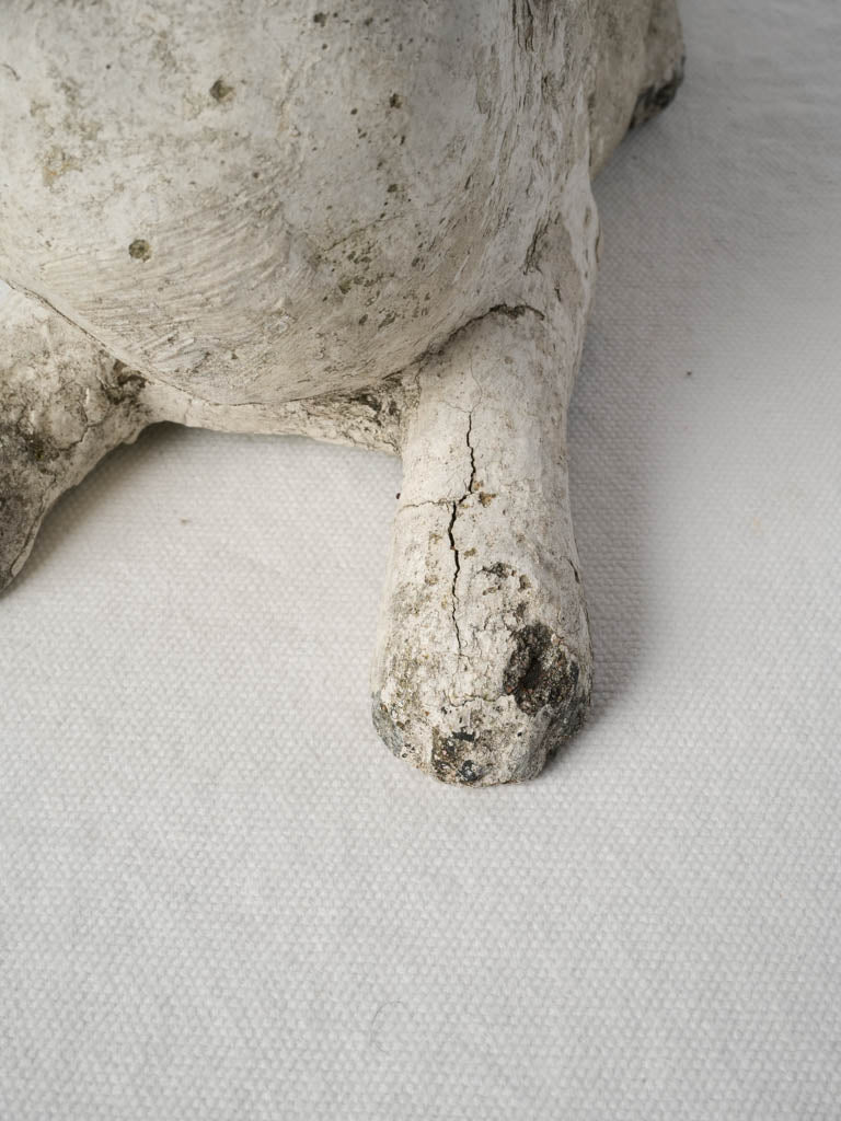 Naïve charm concrete cat figure  