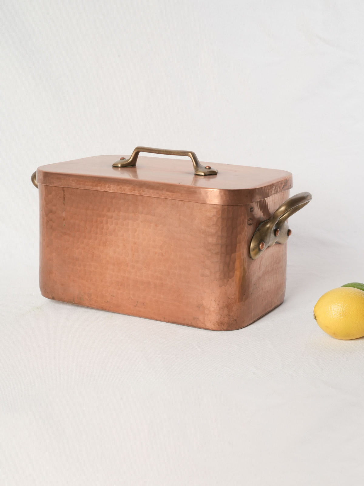 Large French Hammered Copper Daubière - A Simon Paris