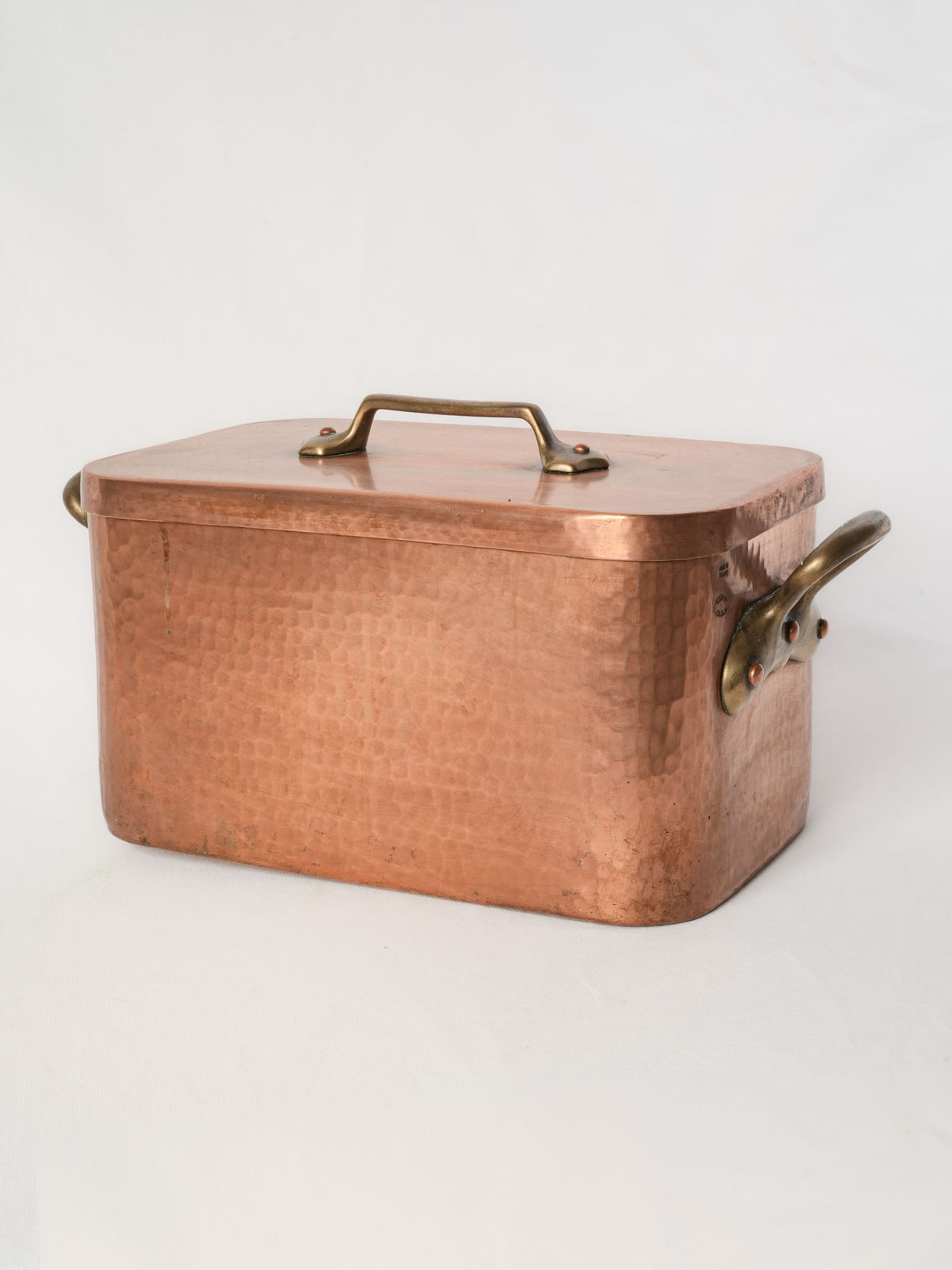 Large French Hammered Copper Daubière - A Simon Paris