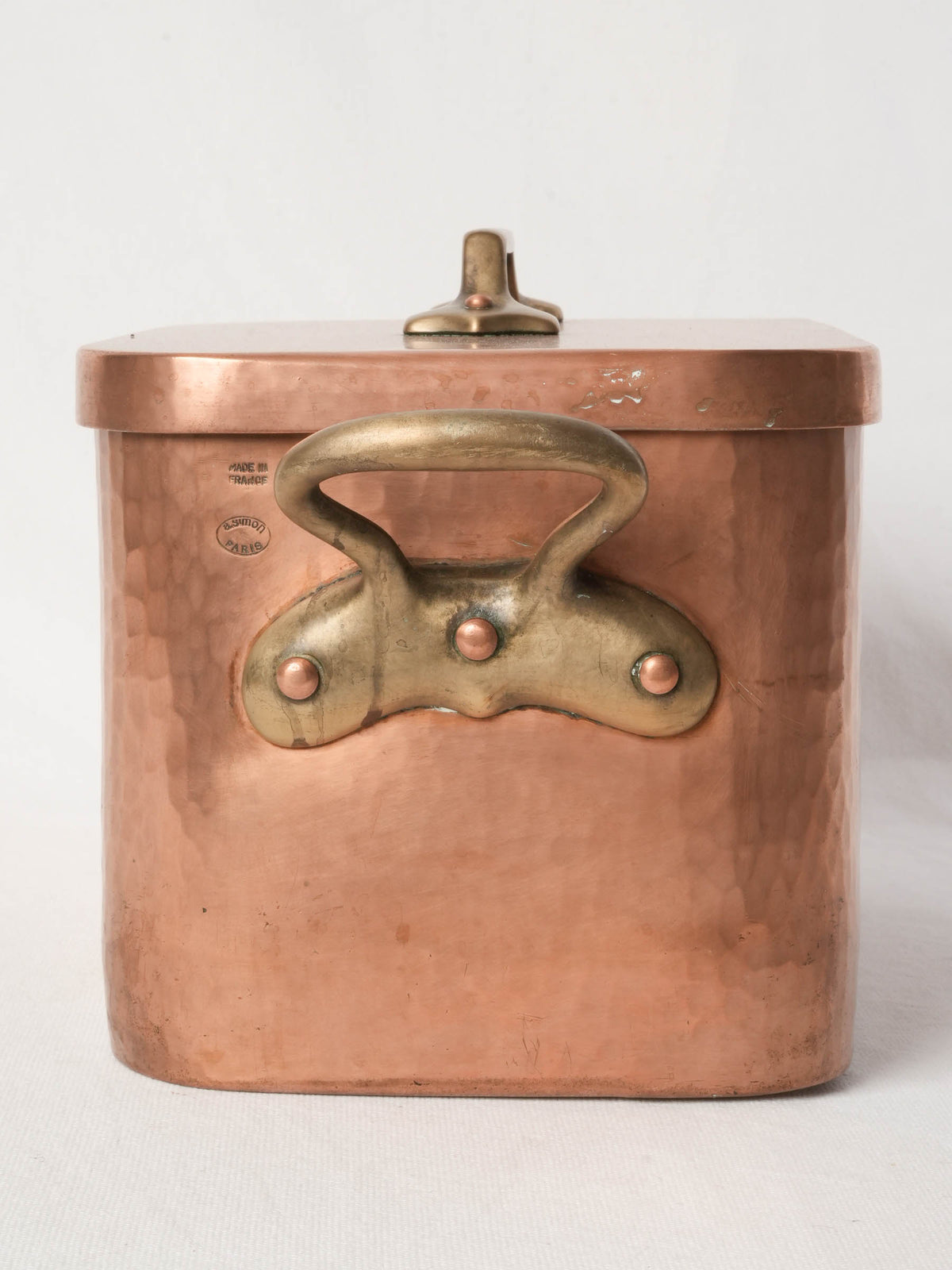 Large French Hammered Copper Daubière - A Simon Paris