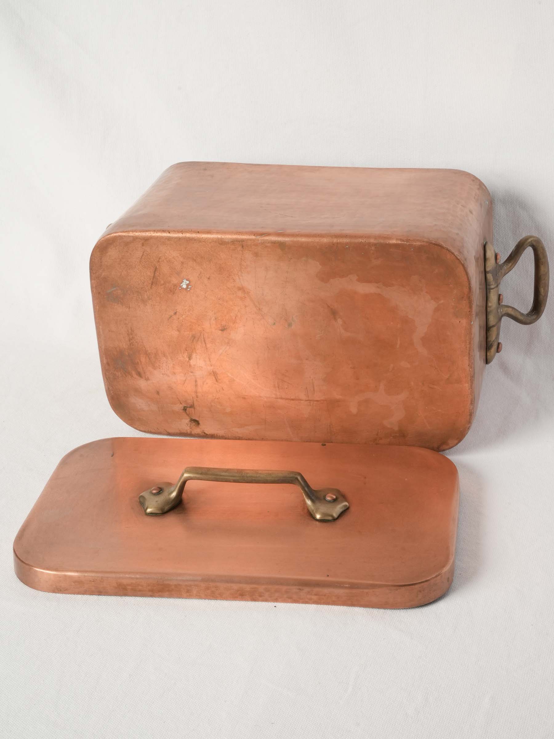 Large French Hammered Copper Daubière - A Simon Paris