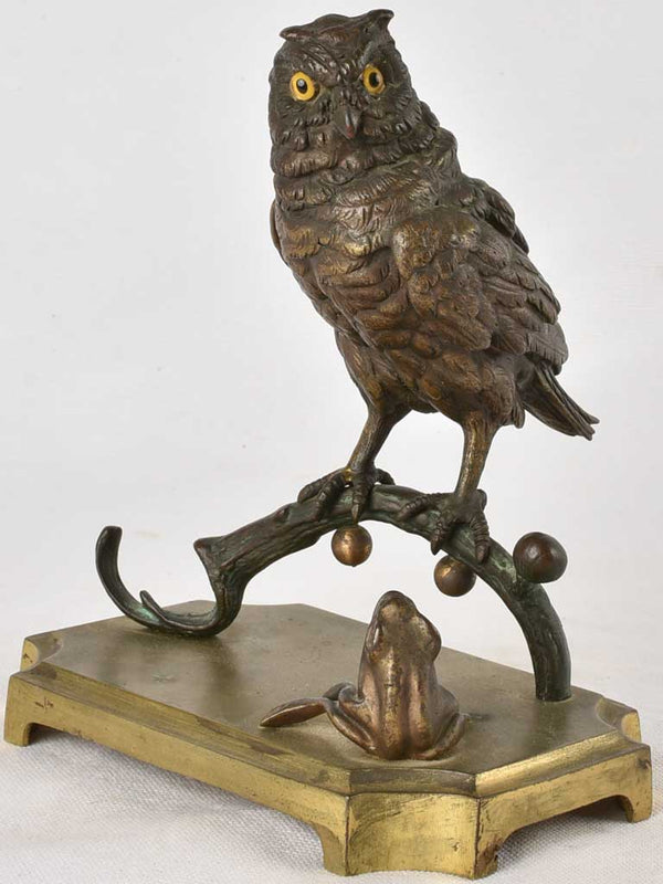 Owl & frog sculpture - early 20th century 8¼"
