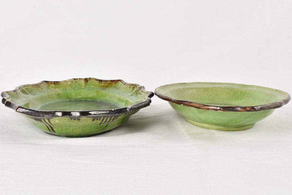 2 oval serving dishes - green Dieulefit 13½"