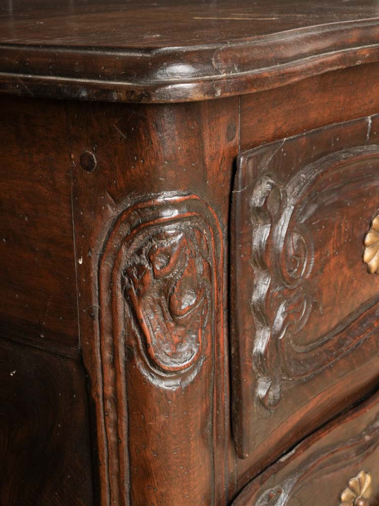 Sculptural rocaille motif commode
