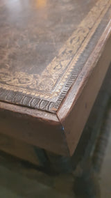 17th century Italian oak desk - 48½" x 26½"