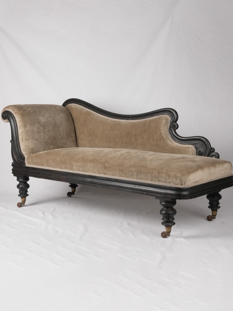 Napoleon III chaise longue 64½"