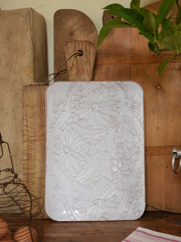 Rectangular platter with flower pattern