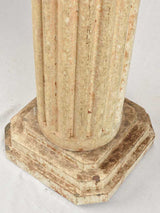 Traditional column pedestal for vases