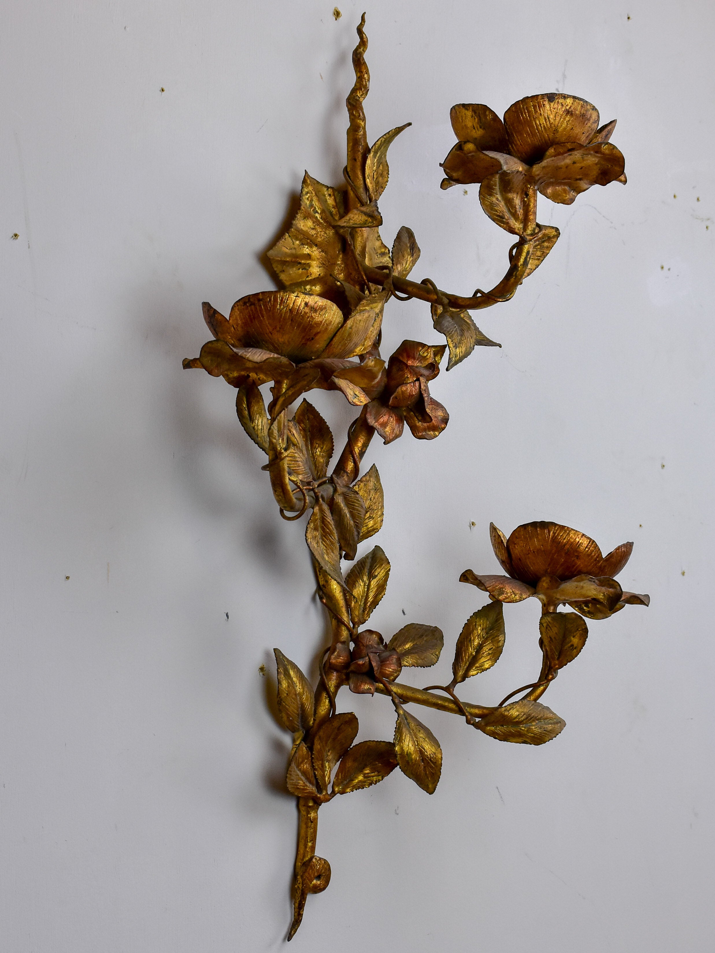 Large Mid-Century wall sconce decorated with roses
