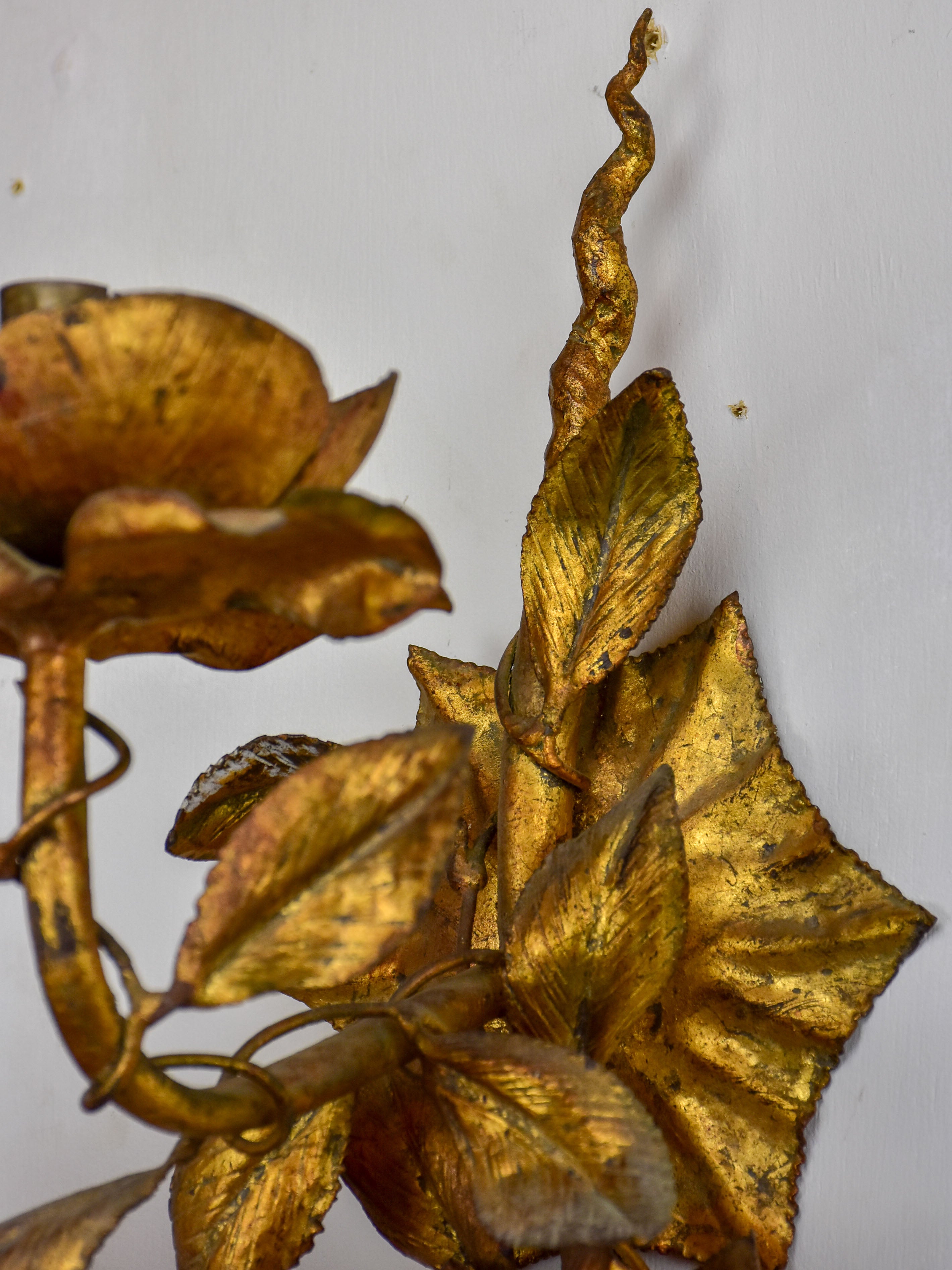 Large Mid-Century wall sconce decorated with roses