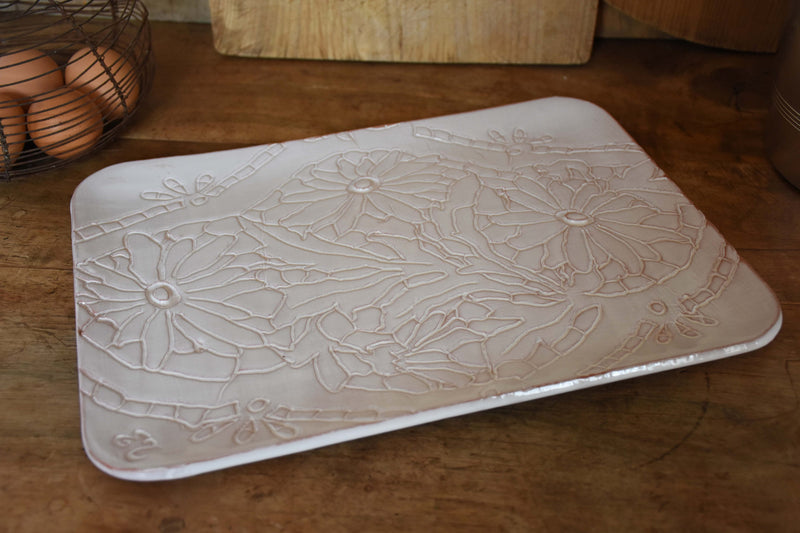Rectangular platter with flower pattern