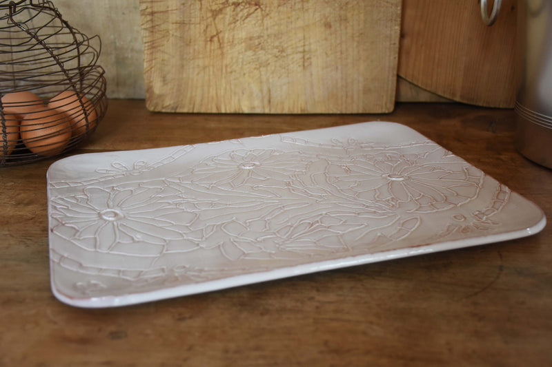 Rectangular platter with flower pattern