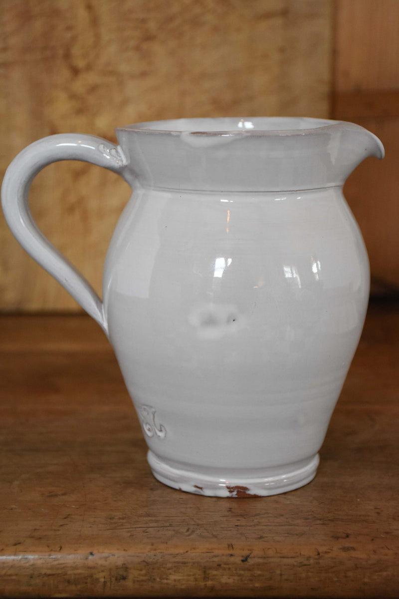 Ceramic jug with figs