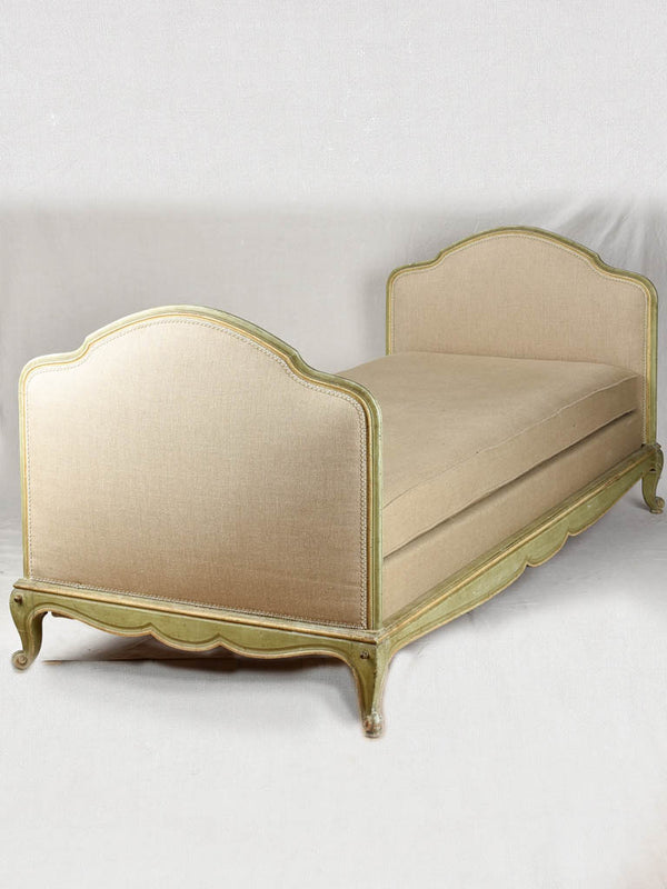 Superb nineteenth-century banquette day bed