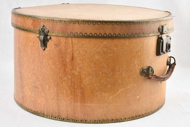 Antique French hat box 17¼ – Chez Pluie