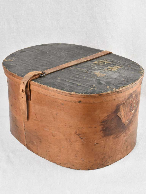 Antique French hat box - 1900s - 20½"
