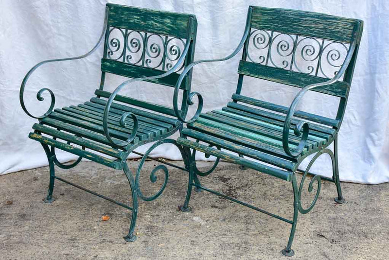 Antique Parisian garden table with three chairs - green
