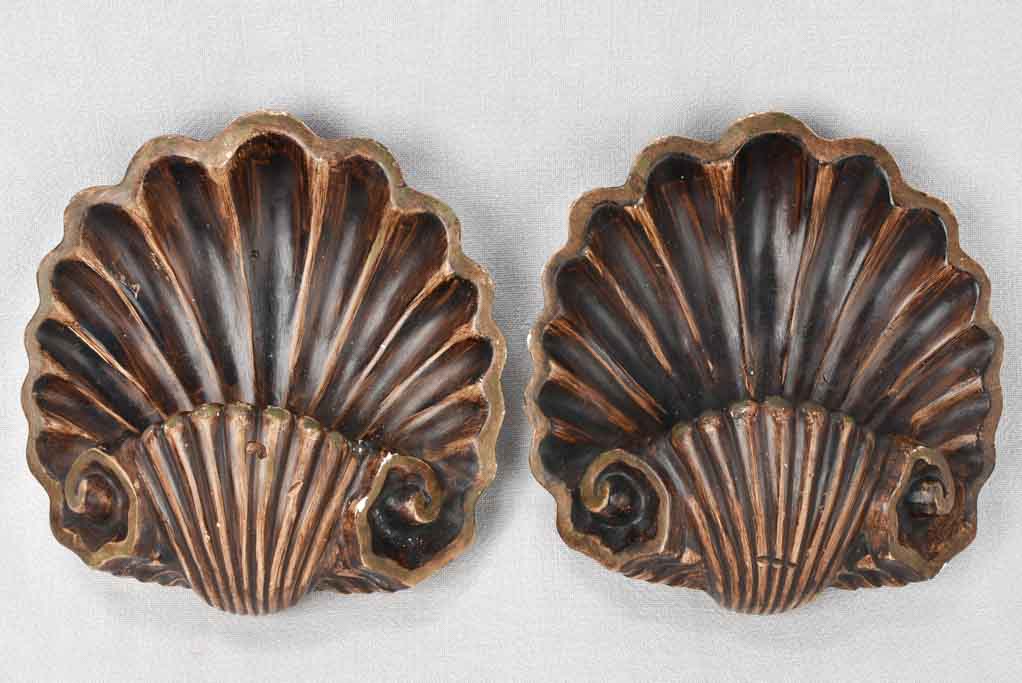 Pair of decorative shell sculptures - brown patina 9½"