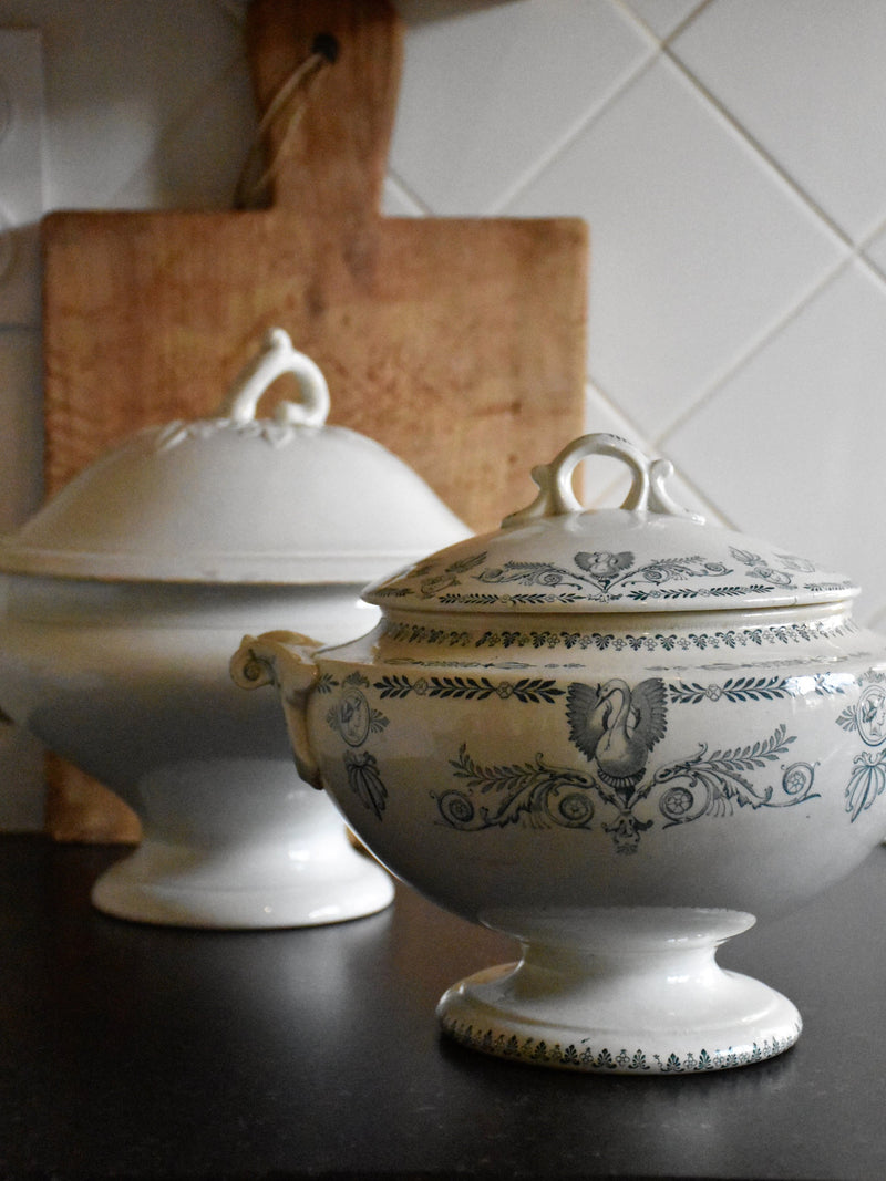 Ironstone soup tureen with blue pattern – 1900’s