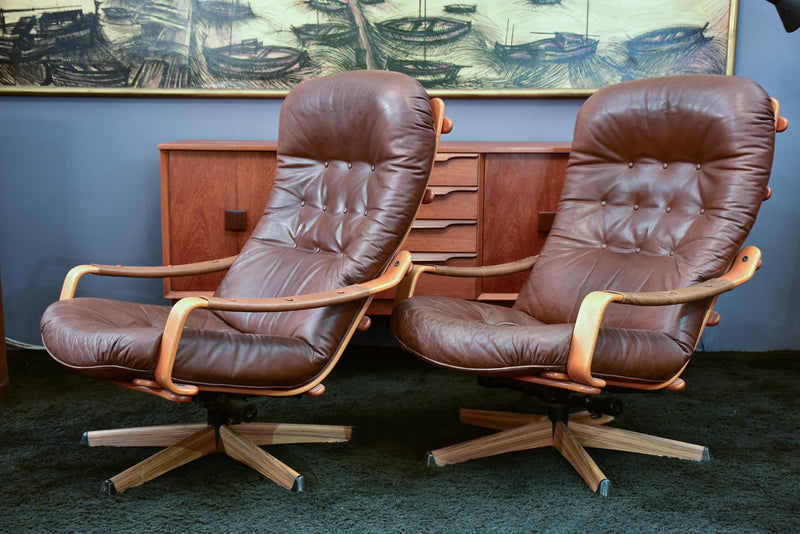 Pair of G mobel armchairs and foot rest