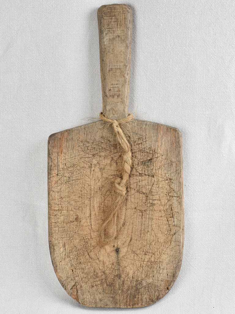 Antique cutting board with long handle 19¾" x 22½"
