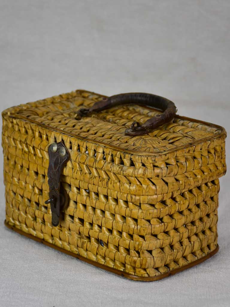 Small antique French lunch basket