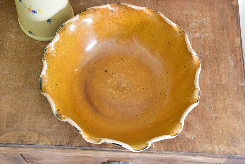 Vintage Provencal fruit bowl with rippled edge