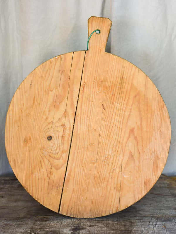 Round Italian Pine-Wood Cutting Board