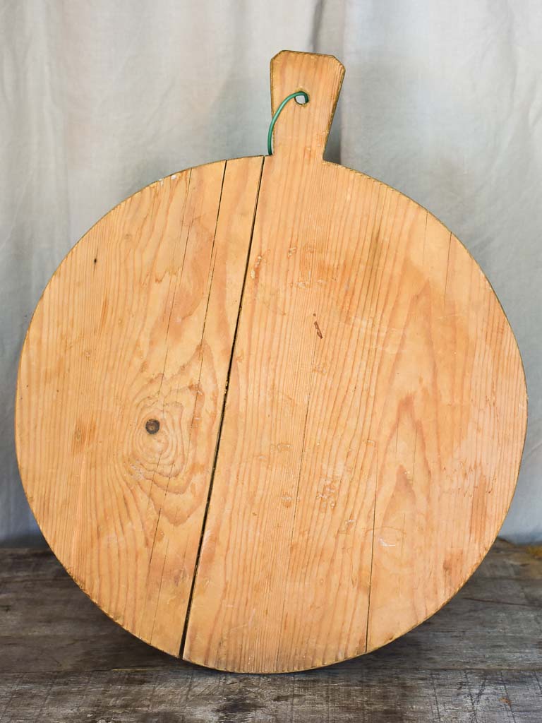 Round Italian Pine-Wood Cutting Board