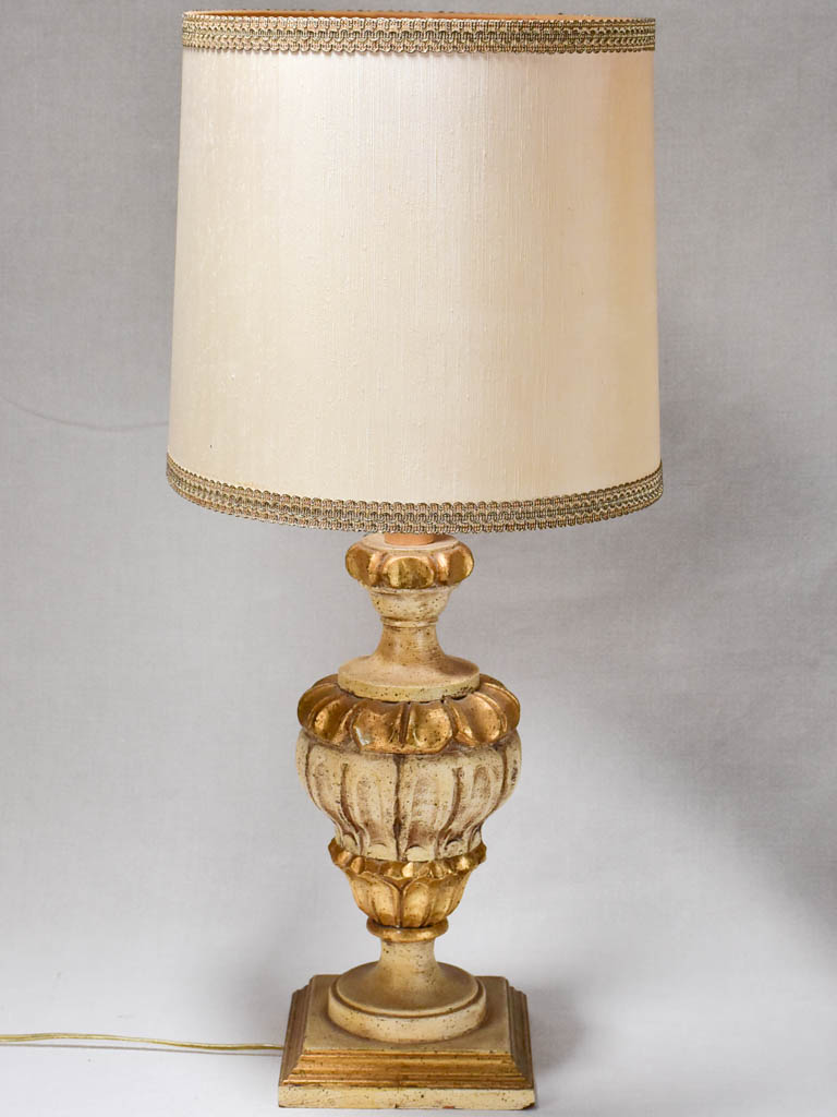 Vintage French table lamp with pretty base 29¼"