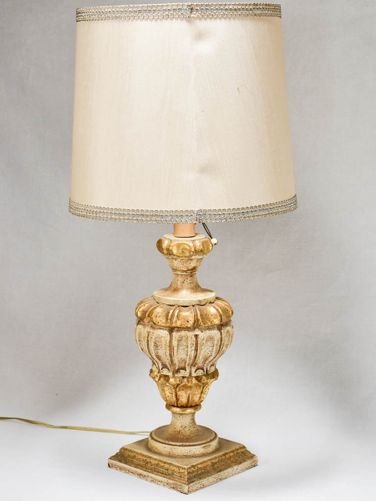 Vintage French table lamp with pretty base 29¼"