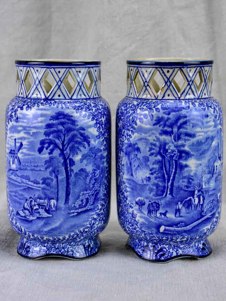 Pair of English vases with pretty diamond detail - Fenton