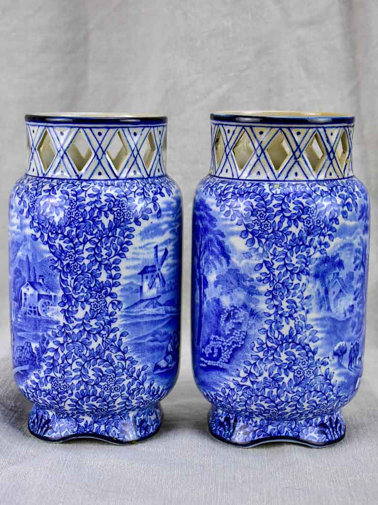 Pair of English vases with pretty diamond detail - Fenton