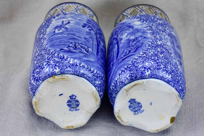 Pair of English vases with pretty diamond detail - Fenton