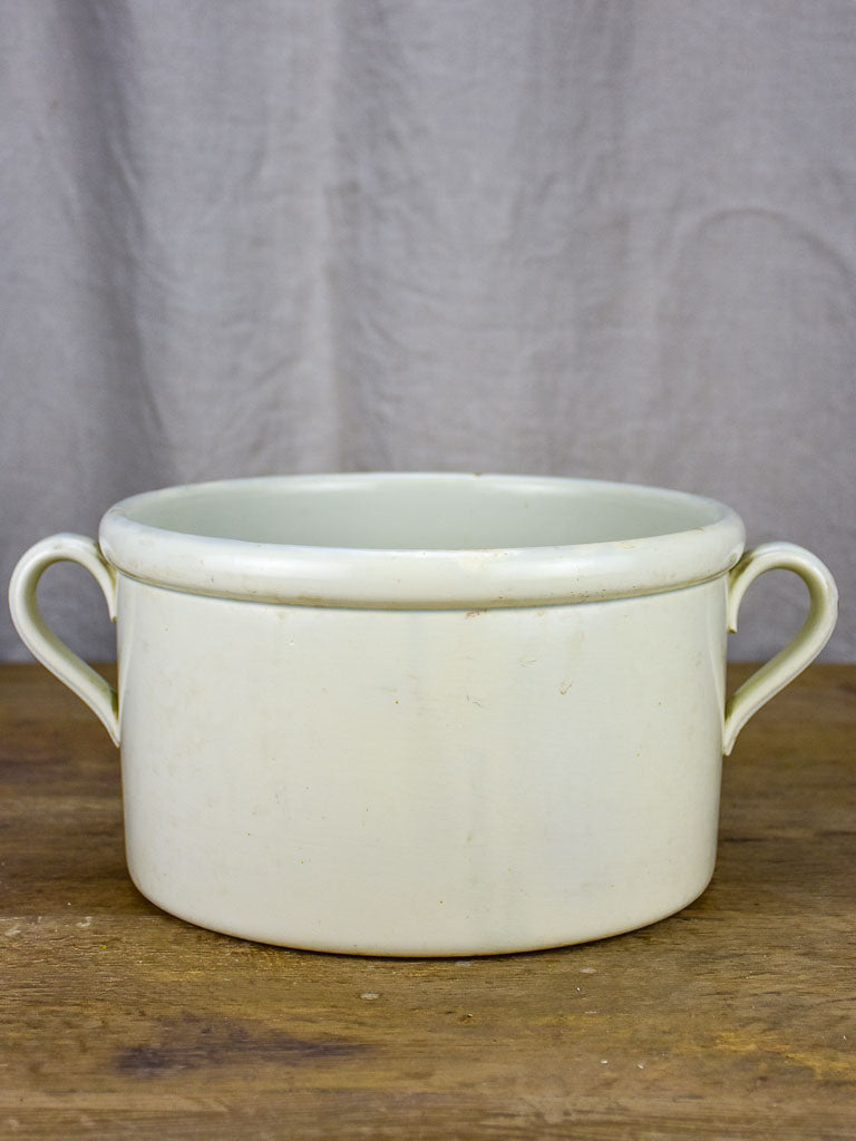 Broad French kitchen bowl / pot with handles