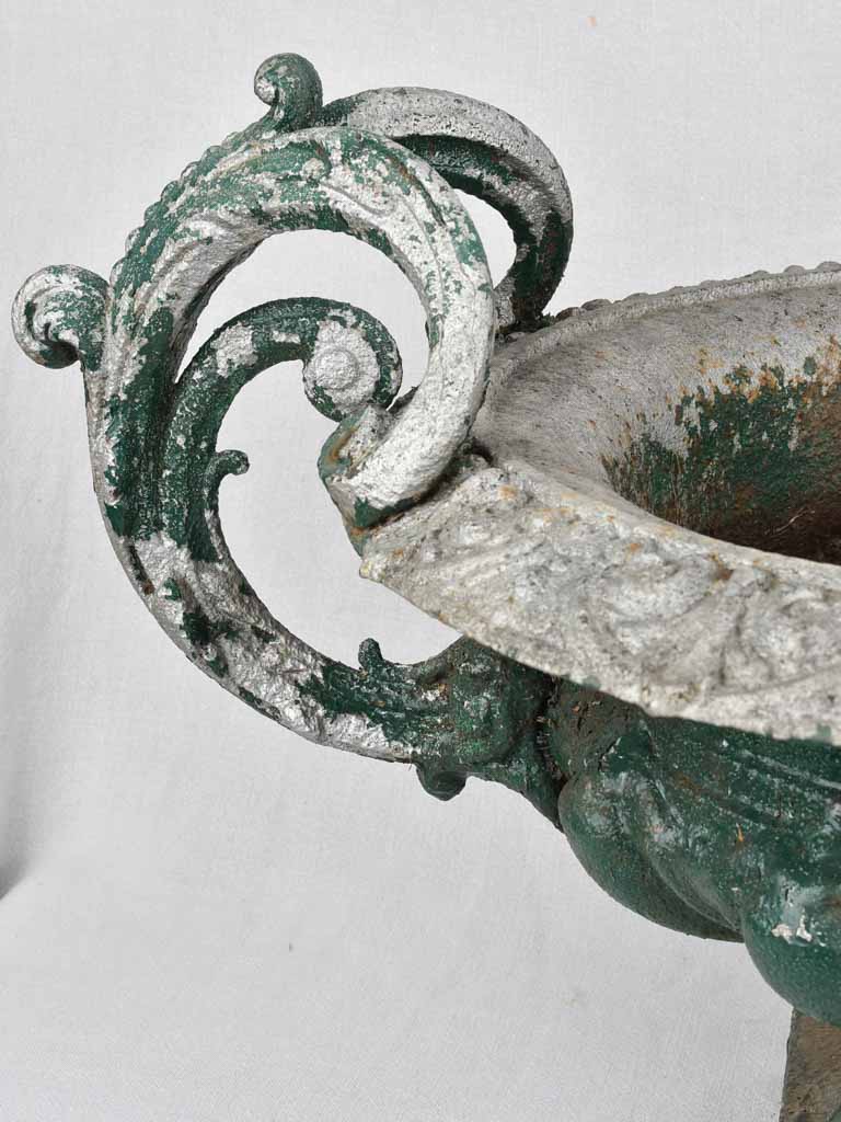 Medici urn, 19th-century, green w/ arched handles