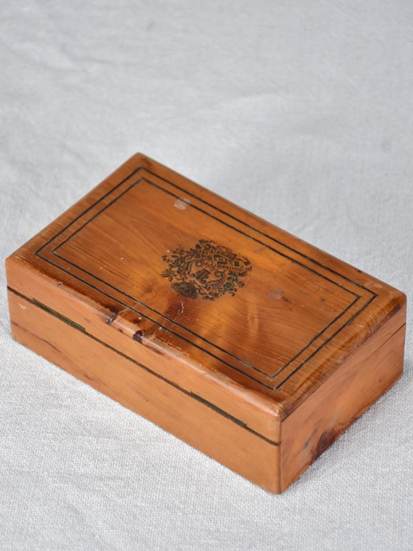 Antique Fountainebleu decorative trinket box