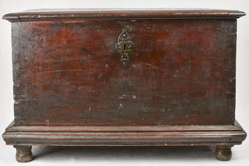 Superb Late Nineteenth-Century Trunk