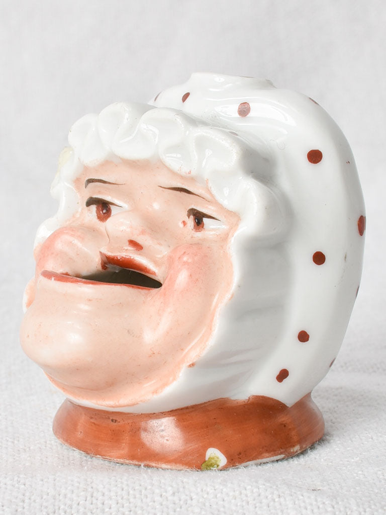 Early-20th-century porcelain inkwell 2¼"