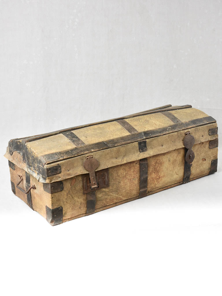 Rustic velum storage trunk - 18th century 33¾"