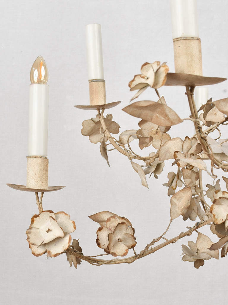 Vintage blossom tole chandelier with 8 arms 31½" x 27½"