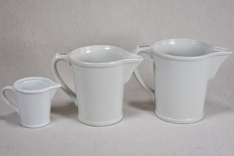 Set of 3 French measuring pitchers - 1940s