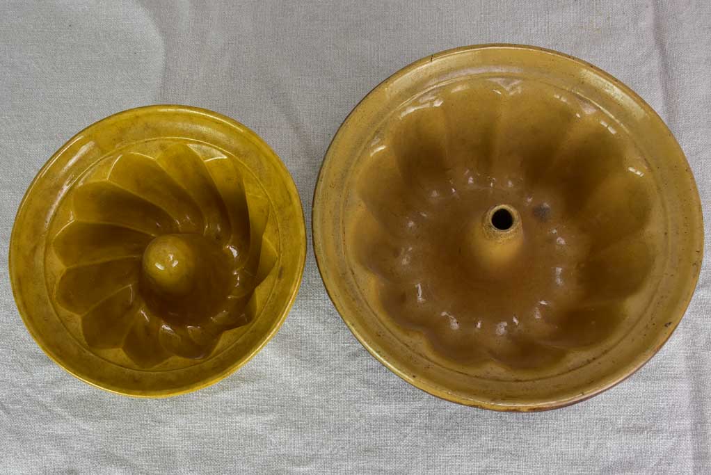Decorative French Gugelhupf terracotta pieces