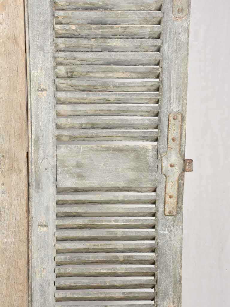 Antique beige painted shutter screen