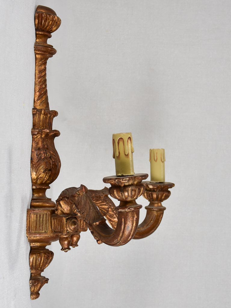 Classic Louis XVI gold wall sconce