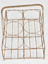 Antiqued wire basket with minimalist design