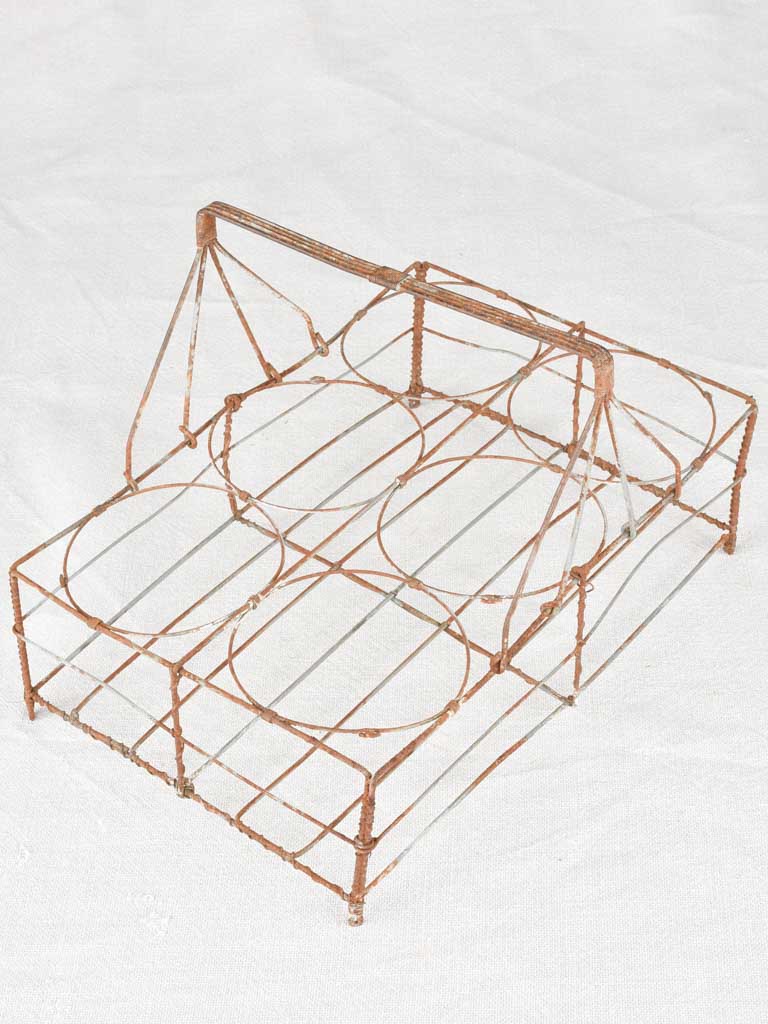 Classic wire glass carrier