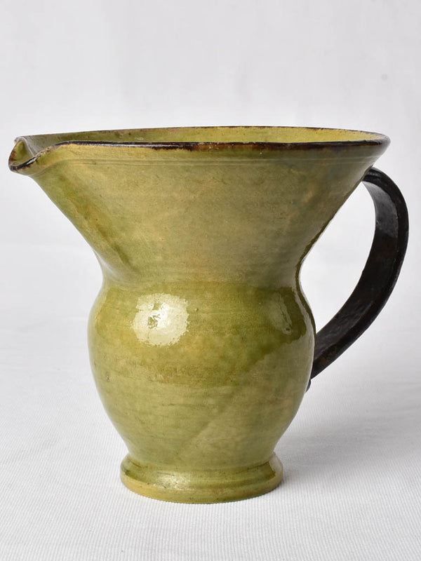 French pottery wide-mouth crachoire