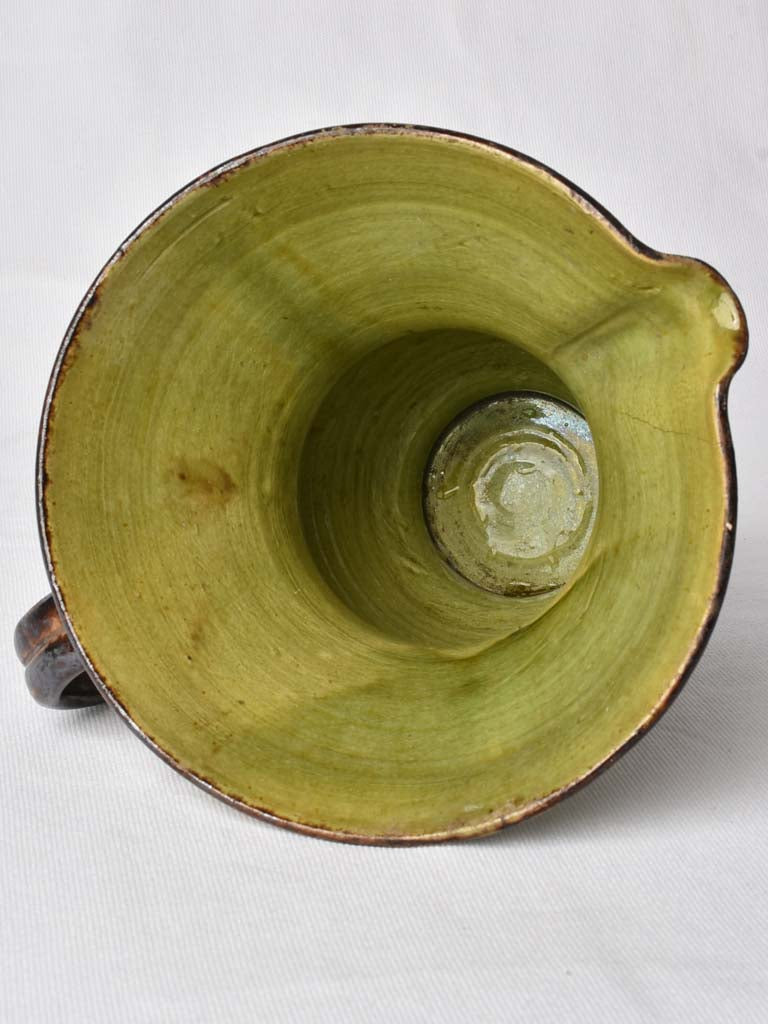 Superficial crack French spittoon 1940s