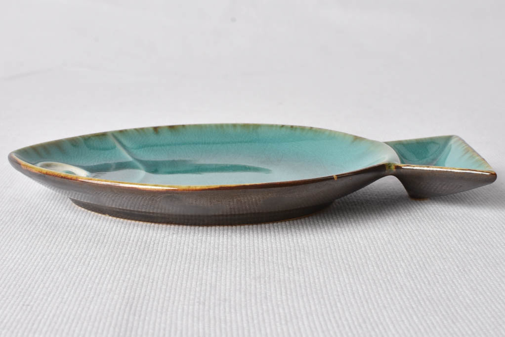 2 vintage fish plates - 11" & 8"